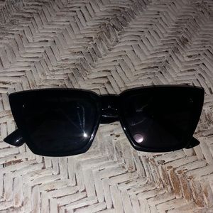 “ CAT EYE “ SUNGLASSES